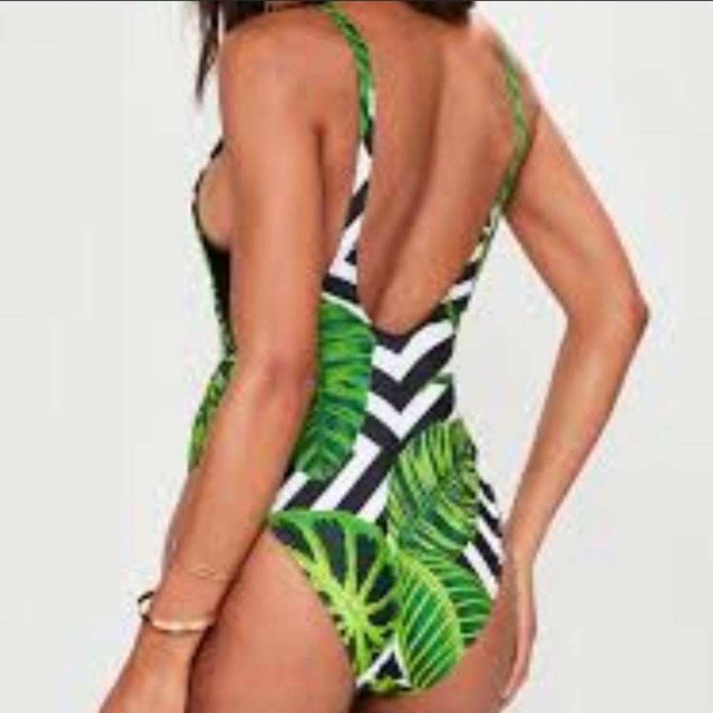 Missguided NWT Swimsuit One Piece 8 - Picture 2 of 7